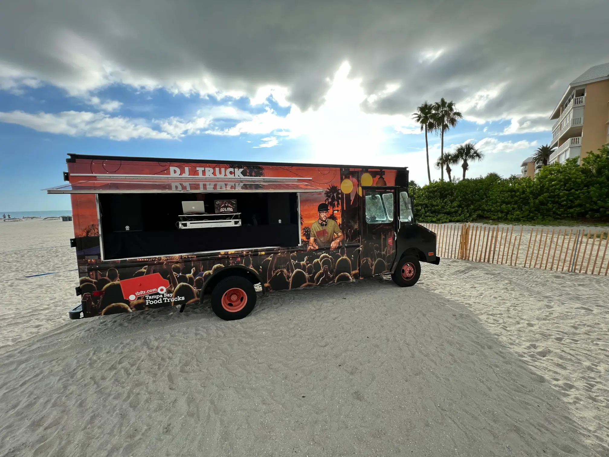 dj truck