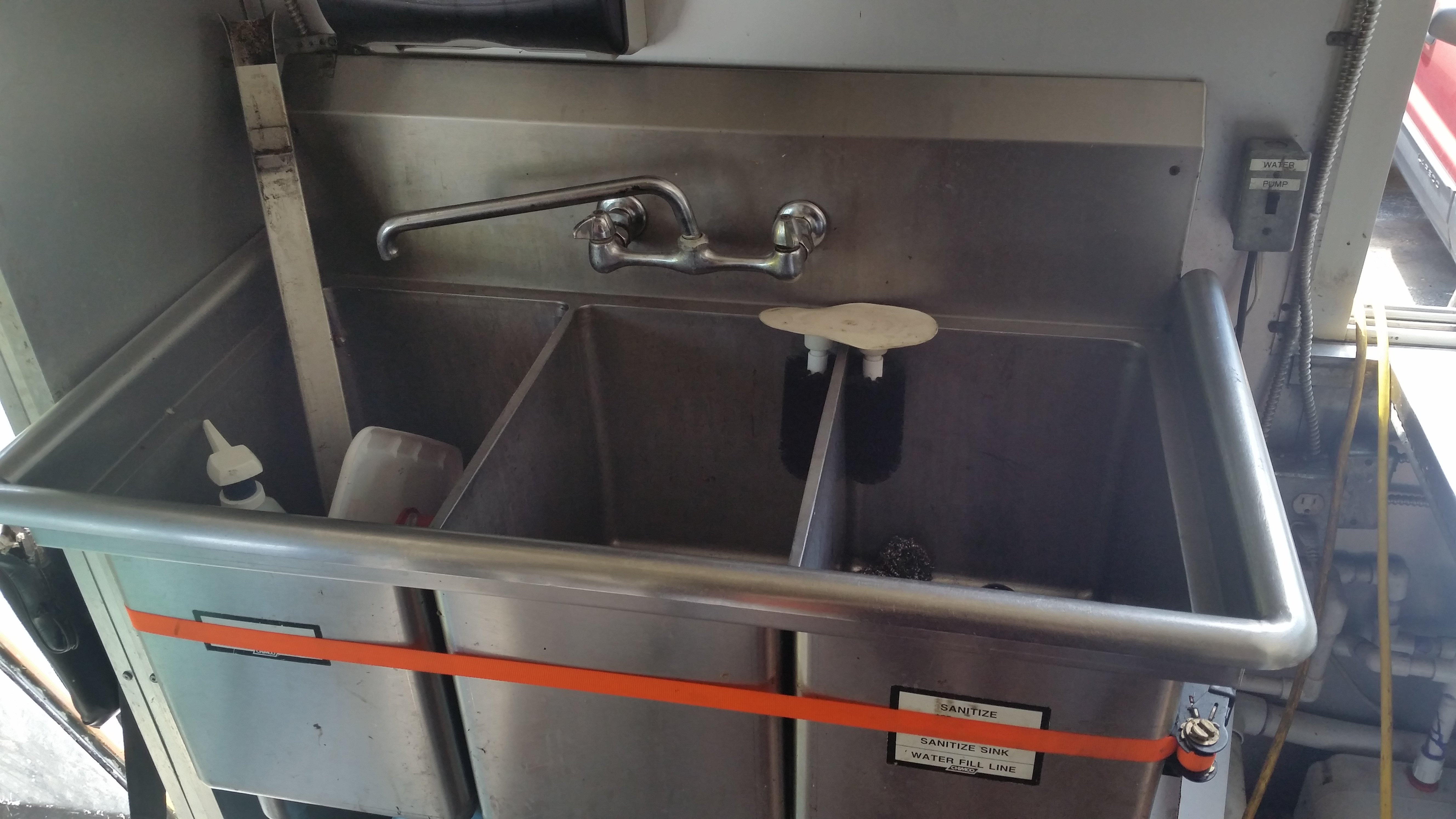 Sinks in Food Truck Florida Sinks in Food Truck