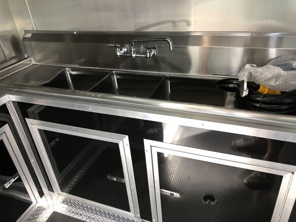 3 comp sink in food trailer