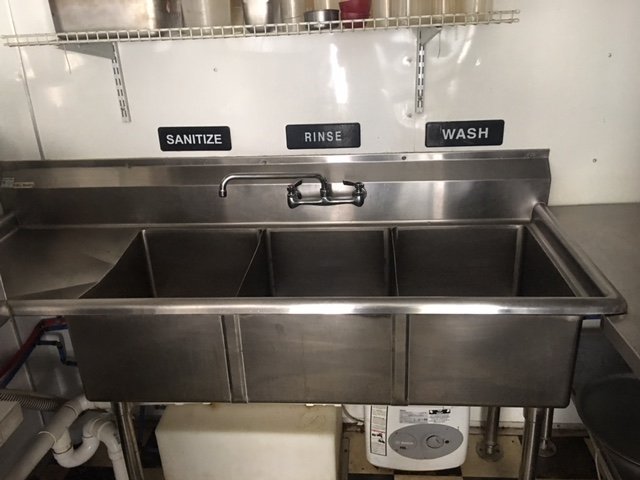 3 Compartment Sink in 2014 Trailer