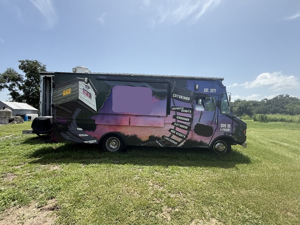 Spotless Interior, New Engine and Transmission, Turn Key Food Truck Orlando Food Truck For Sale